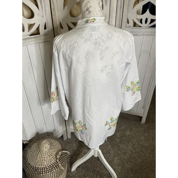 Queen Caro of Honolulu Top Button Up Embroidered White Pastel Floral Size 14 - Picture 3 of 8